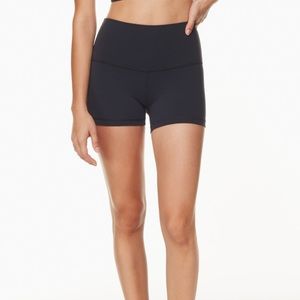 Tna Cheeky Hi-Rise 3" Short